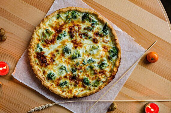 Киш с горбушей и брокколи